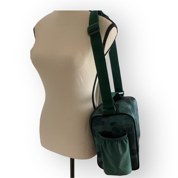 JAXX | Fit & Fresh | Insulated Camo Lunch Storage Bag - Picture 7 of 16